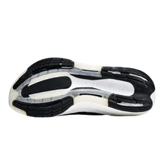 Tênis de Corrida Adidas Ultraboost Light Preto e Branco