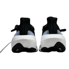 Tênis de Corrida Adidas Ultraboost Light Preto e Branco