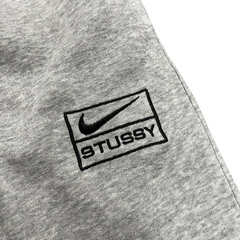 Calça Esportiva Nike Cinza