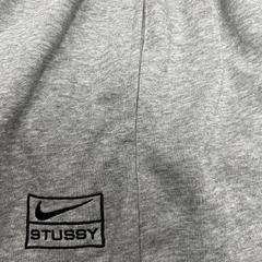 Calça Esportiva Nike Cinza
