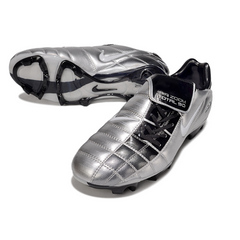 Chuteira Campo Nike Air Zoom Total 90 III FG Prata e Preta