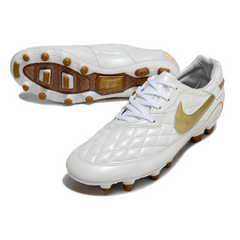 Chuteira Campo Nike Tiempo R10 Legend Elite FG Branca e Dourada
