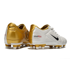 Chuteira Campo Nike Total 90 III FG Branca e Dourada