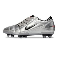Chuteira Campo Nike Total 90 III FG Prata e Preta