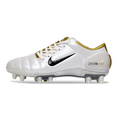 Chuteira Campo Nike Total 90 III FG Branca e Dourada