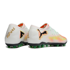 Botas de fútbol Puma Future 8 Low-Cut AG en blanco, naranja y amarillo