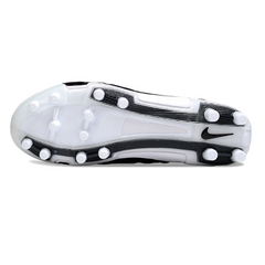 Chuteira Infantil Campo Nike Total 90 III FG Preta