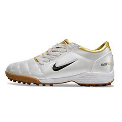 Chuteira Society TF Nike Total 90 III Cinza e Dourada