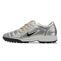 Chuteira Society TF Nike Total 90 III Prateada e Bege