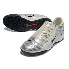 Chuteira Society TF Nike Total 90 III Prateada e Bege