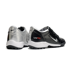 Botas de fútbol Nike Total 90 III TF Society en color negro y plateado