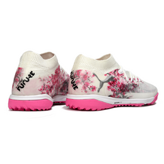 Chuteira Society Puma Future 8 TF Branca e Rosa