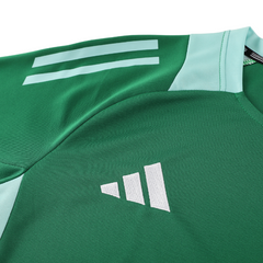 Conjunto de camiseta y pantalón corto verde Adidas