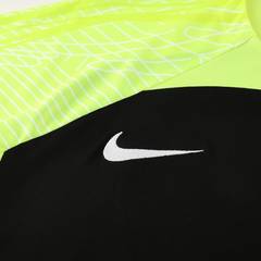 Conjunto de Treino Nike Preto e Verde-Claro com Camiseta e Shorts