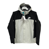 Jaqueta Corta-Vento Nike Preta e Cinza