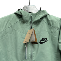 Jaqueta Corta-Vento Nike Verde-Clara