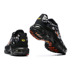 Tênis Casual Nike Air Max Plus TN Branco e Cinza e Preto