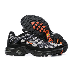 Tênis Casual Nike Air Max Plus TN Branco e Cinza e Preto