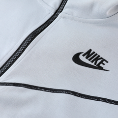 Conjunto de Frio Nike Tech Fleece Cinza e Preto com Casaco e Calça