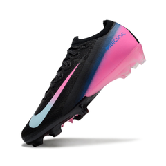 Chuteira Campo FG Nike Mercurial Vapor 16 Elite Preta, Rosa e Azul Infantil