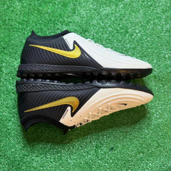Chuteira Society TF Nike Phantom GX2 Elite Branca e Preta - Tamanho 46 EUR