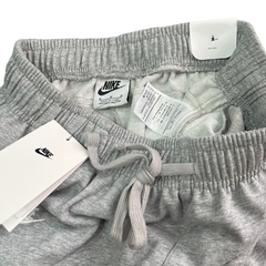 Shorts Nike Cinza