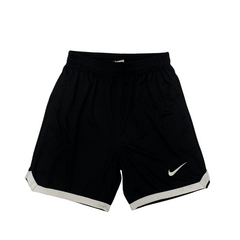 Pantalones cortos Nike en blanco y negro