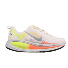 Tênis de Corrida Nike Air Zoom Vomero 18 Branco e Verde/Laranja