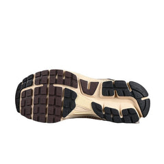 Tênis de Corrida Nike Air Zoom Vomero 5 Bege e Marrom