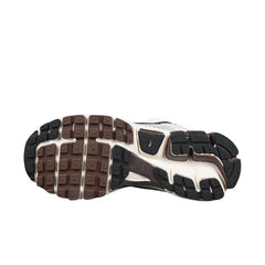 Tênis de Corrida Nike Air Zoom Vomero 5 Bege e Marrom