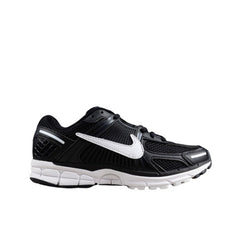 Tênis de Corrida Nike Air Zoom Vomero 5 Preto e Branco
