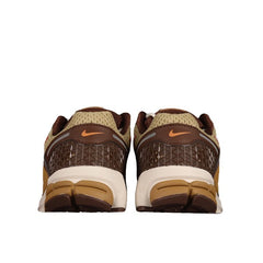 Tênis de Corrida Nike Air Zoom Vomero 5 Marrom