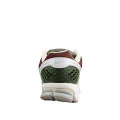 Tênis de Corrida Nike Air Zoom Vomero 5 Cinza e Verde
