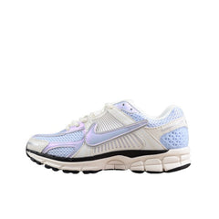 Tênis de Corrida Nike Air Zoom Vomero 5 Light Azul e Branco