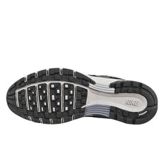 Tênis de Corrida Nike P-6000 Preto e Cinza