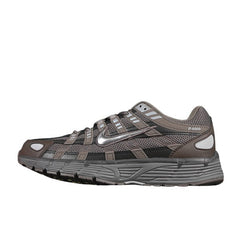 Tênis de Corrida Nike P-6000 Marrom