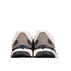 Tênis de Corrida Nike P-6000 Branco e Marrom