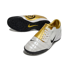 Chuteira Society TF Nike Total 90 III Branca e Dourada
