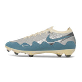 Chuteira Campo FG Nike x Patta Mercurial Vapor Elite Prateado, Azul e Branco