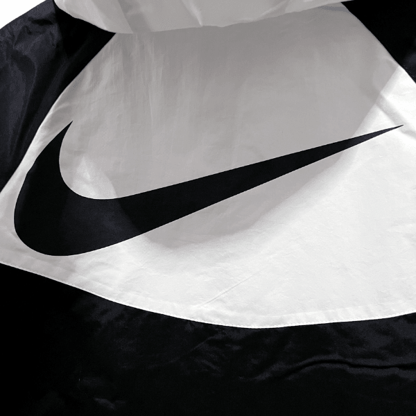 Corta Vento Nike Preto e Branco - VN Esportes