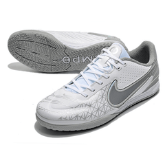 Chuteira Nike Tiempo 9 Legend IC Branca e Cinza - VN Esportes