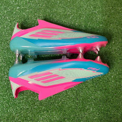 Chuteira Campo Molhado SG Adidas F50 Primeknit Elite Azul Claro e Rosa - Tamanho 44,5 EUR