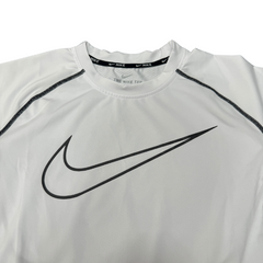 Camiseta de manga larga blanca de Nike