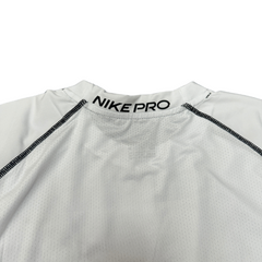 Camiseta de manga larga blanca de Nike