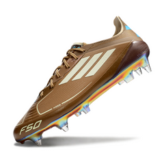 Botas de fútbol de campo con punta de aluminio Adidas F50 Elite SG Messi en marrón, blanco y azul claro