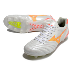 Botas de fútbol Mizuno Morelia Neo IV Pro FG en color blanco, naranja y amarillo