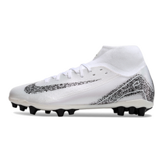 Botas de fútbol Nike Air Zoom Mercurial Superfly 10 Academy AG en color blanco y negro