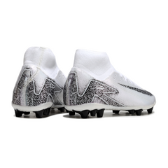 Botas de fútbol Nike Air Zoom Mercurial Superfly 10 Academy AG en color blanco y negro