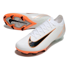 Botas de fútbol Nike Air Zoom Mercurial Vapor 16 Elite FG en color blanco y naranja