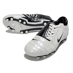 Chuteira Campo Nike Total 90 III FG Branca e Preta